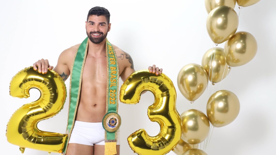 Mister Brasil Paulo Roberto comemora chegada de 2023