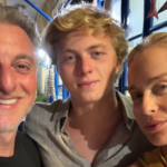 Luciano Huck e Angélica comemoram aprovação de Benício para a faculdade